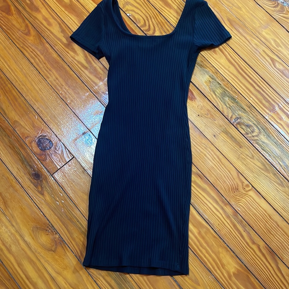 Ribbed black dress